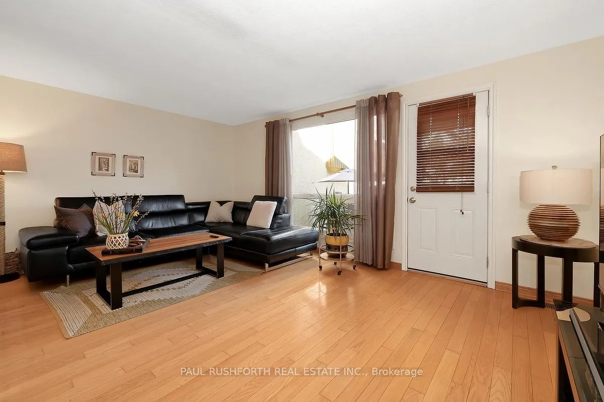 Photo 4 of 1400 Lassiter Terrace, Ottawa, Beaconwood — HOMEH