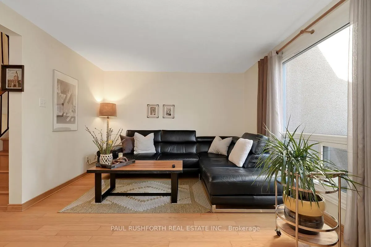 Photo 6 of 1400 Lassiter Terrace, Ottawa, Beaconwood — HOMEH