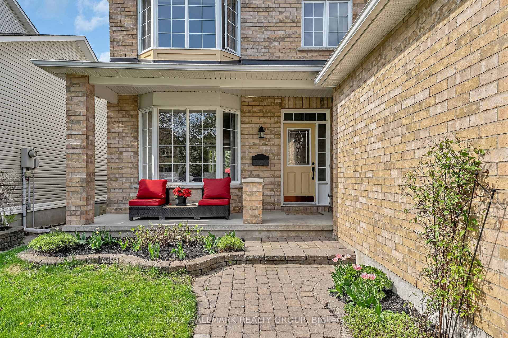 Photo 2 of 3746 Twin Falls Place, Ottawa, Riverside South/Gloucester Glen — HOMEH