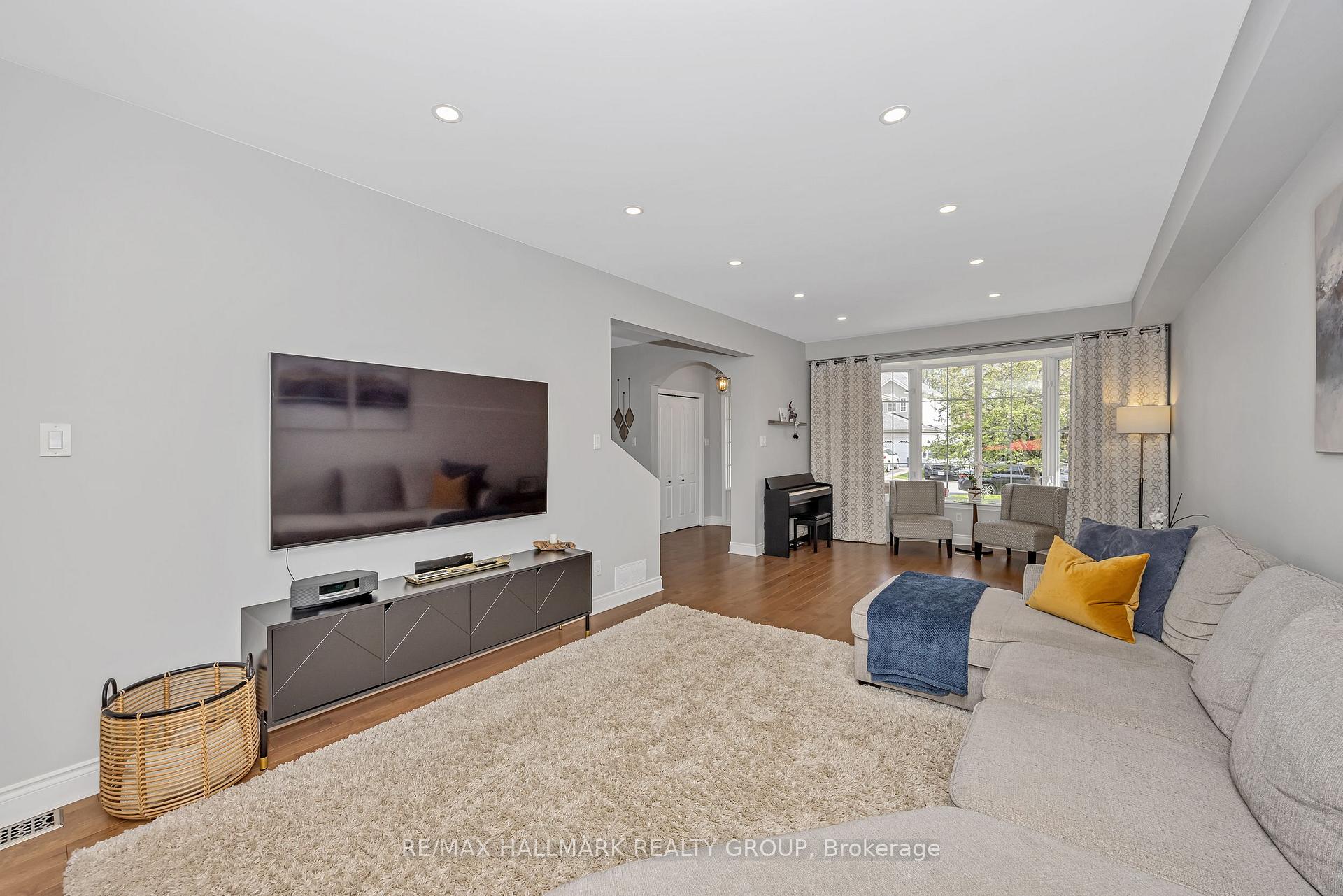 Photo 7 of 3746 Twin Falls Place, Ottawa, Riverside South/Gloucester Glen — HOMEH