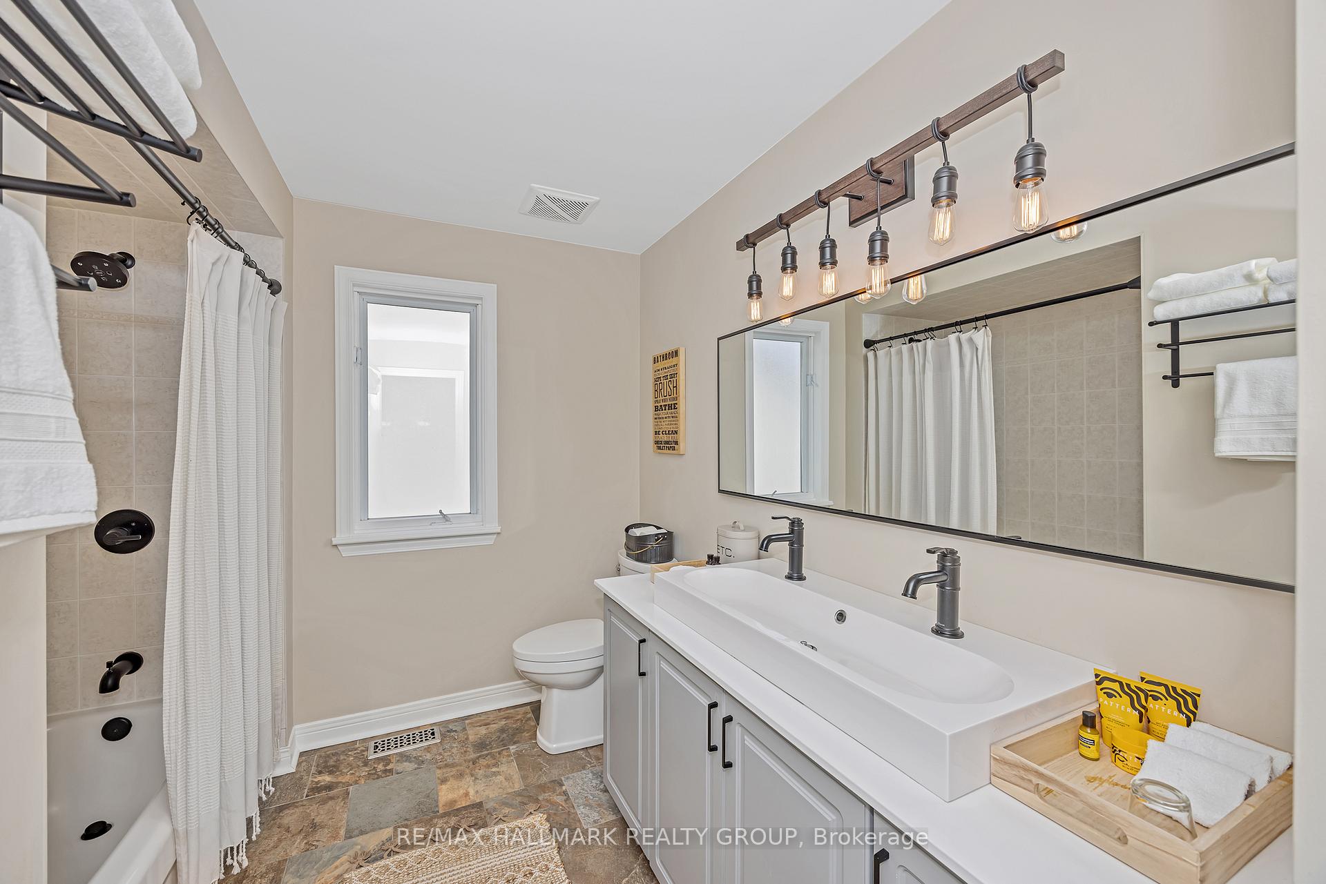 Photo 25 of 3746 Twin Falls Place, Ottawa, Riverside South/Gloucester Glen — HOMEH
