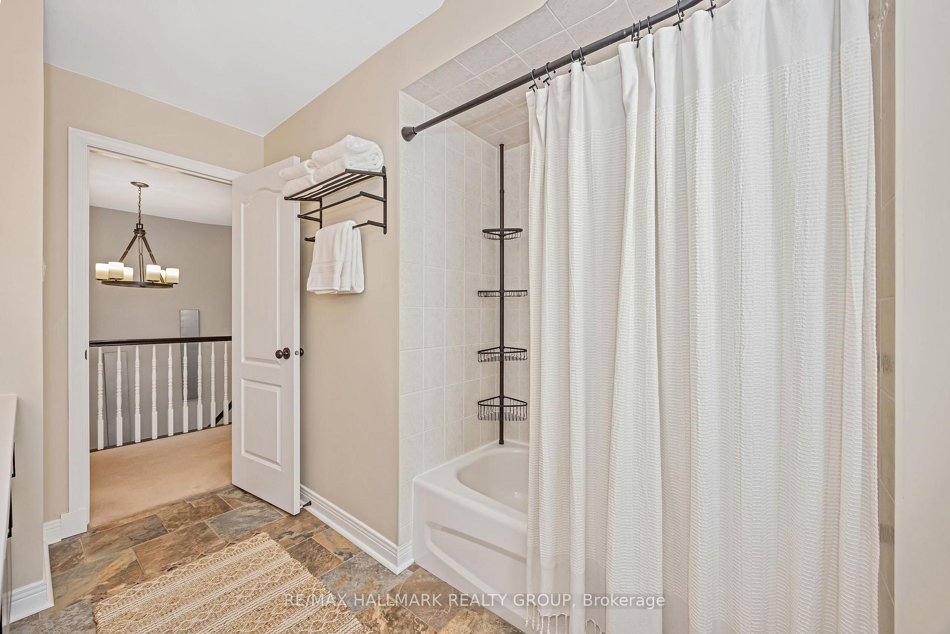 Photo 26 of 3746 Twin Falls Place, Ottawa, Riverside South/Gloucester Glen — HOMEH