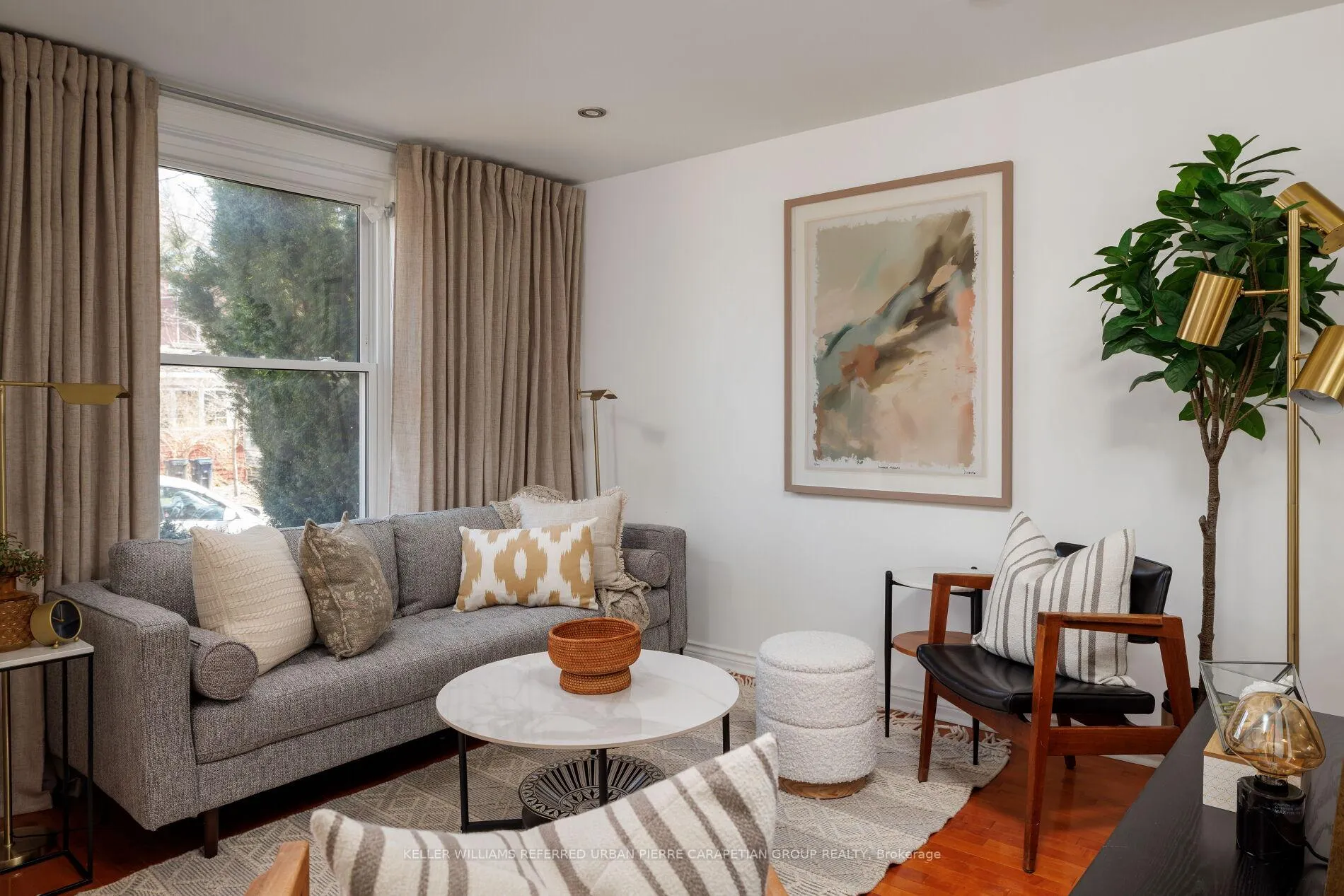 Photo 3 of 158 Galt Avenue N, Toronto, South Riverdale — HOMEH