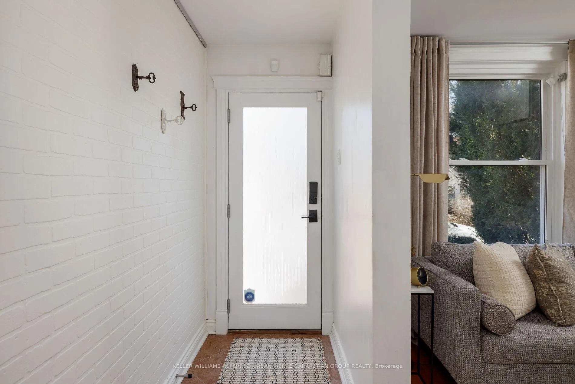 Photo 5 of 158 Galt Avenue N, Toronto, South Riverdale — HOMEH