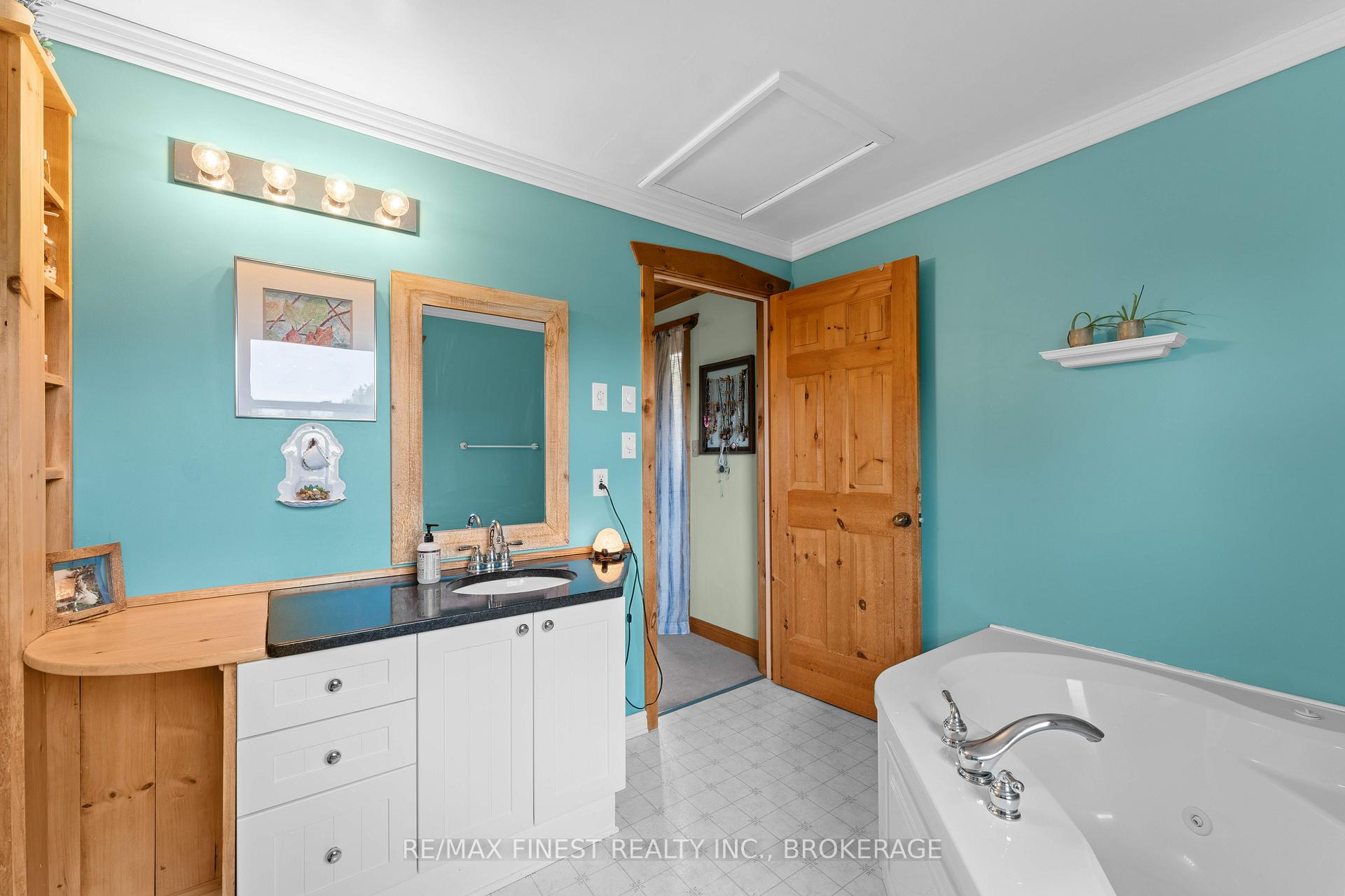 Photo 23 of 5006 Wallace Road, Frontenac, Frontenac South — HOMEH