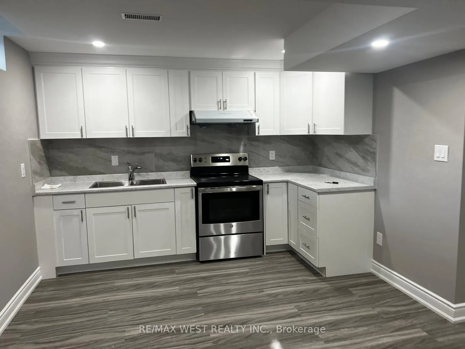 Photo 1 of 12 Yellow Avens Boulevard, Brampton, Sandringham-Wellington — HOMEH