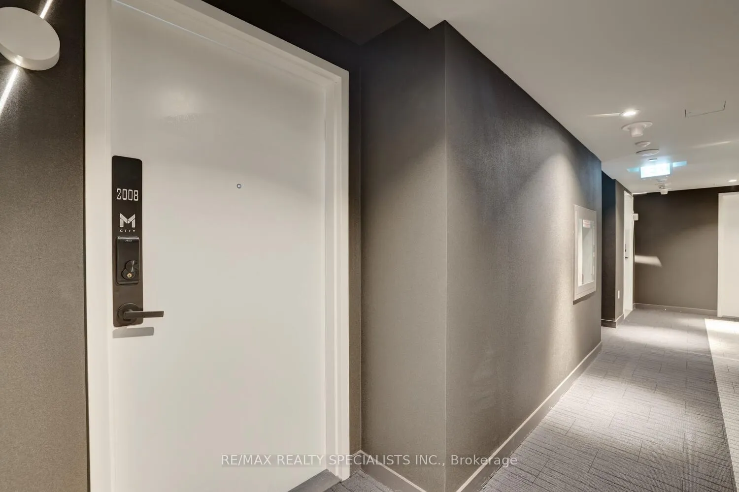 Photo 3 of Unit 2008, 3883 Quartz Road, Mississauga, City Centre — HOMEH