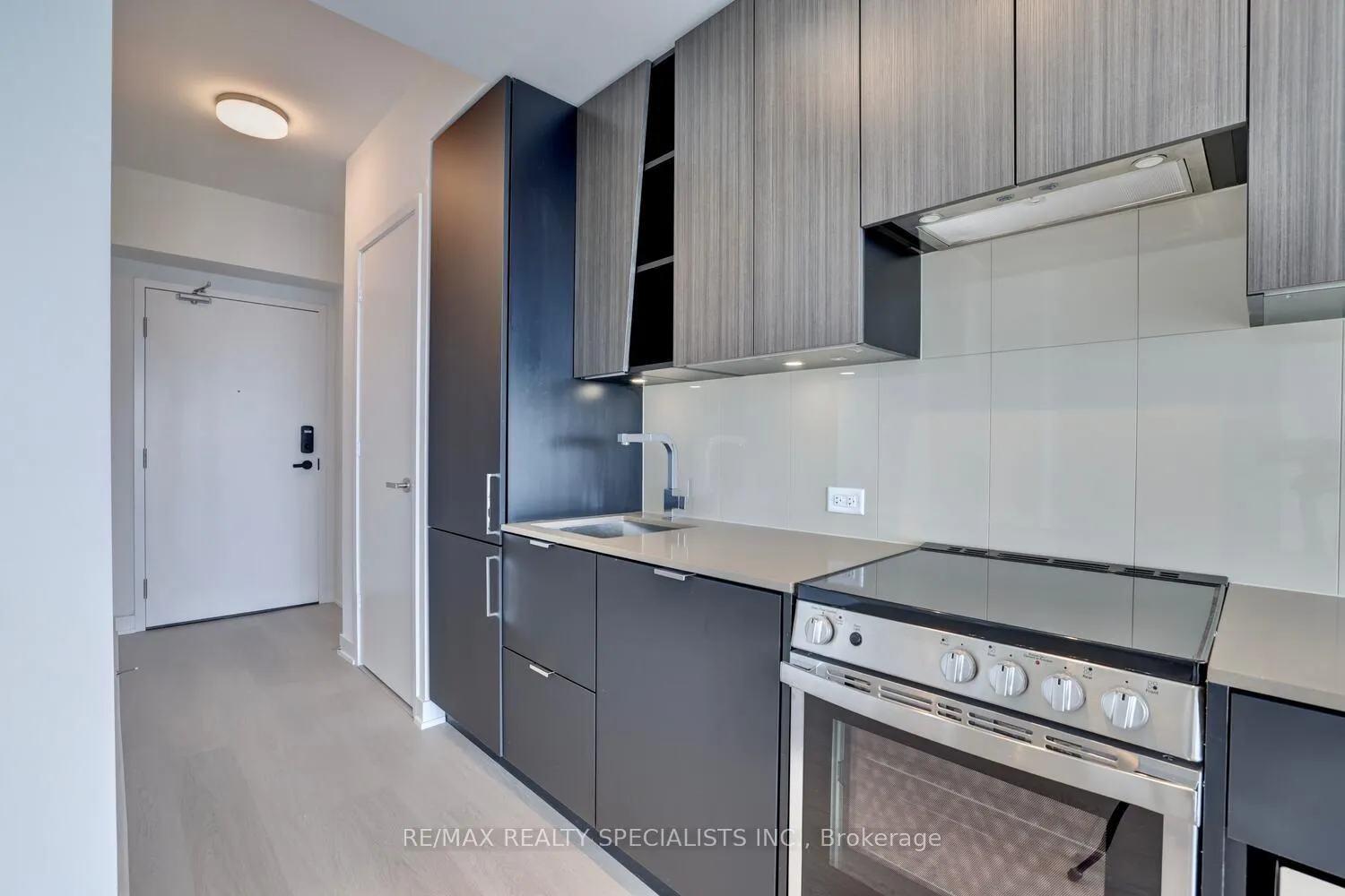 Photo 11 of Unit 2008, 3883 Quartz Road, Mississauga, City Centre — HOMEH