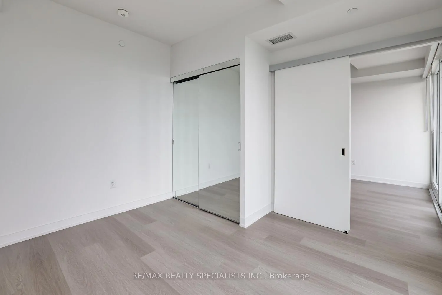 Photo 13 of Unit 2008, 3883 Quartz Road, Mississauga, City Centre — HOMEH