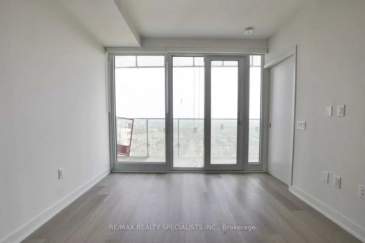 Photo 14 of Unit 2008, 3883 Quartz Road, Mississauga, City Centre — HOMEH