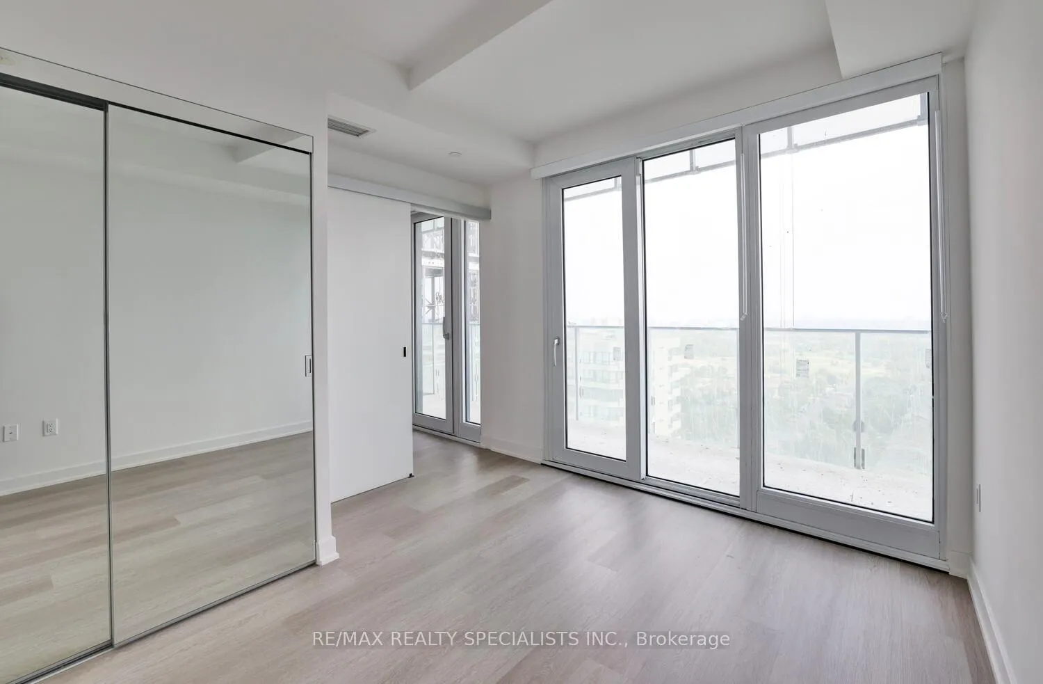 Photo 16 of Unit 2008, 3883 Quartz Road, Mississauga, City Centre — HOMEH