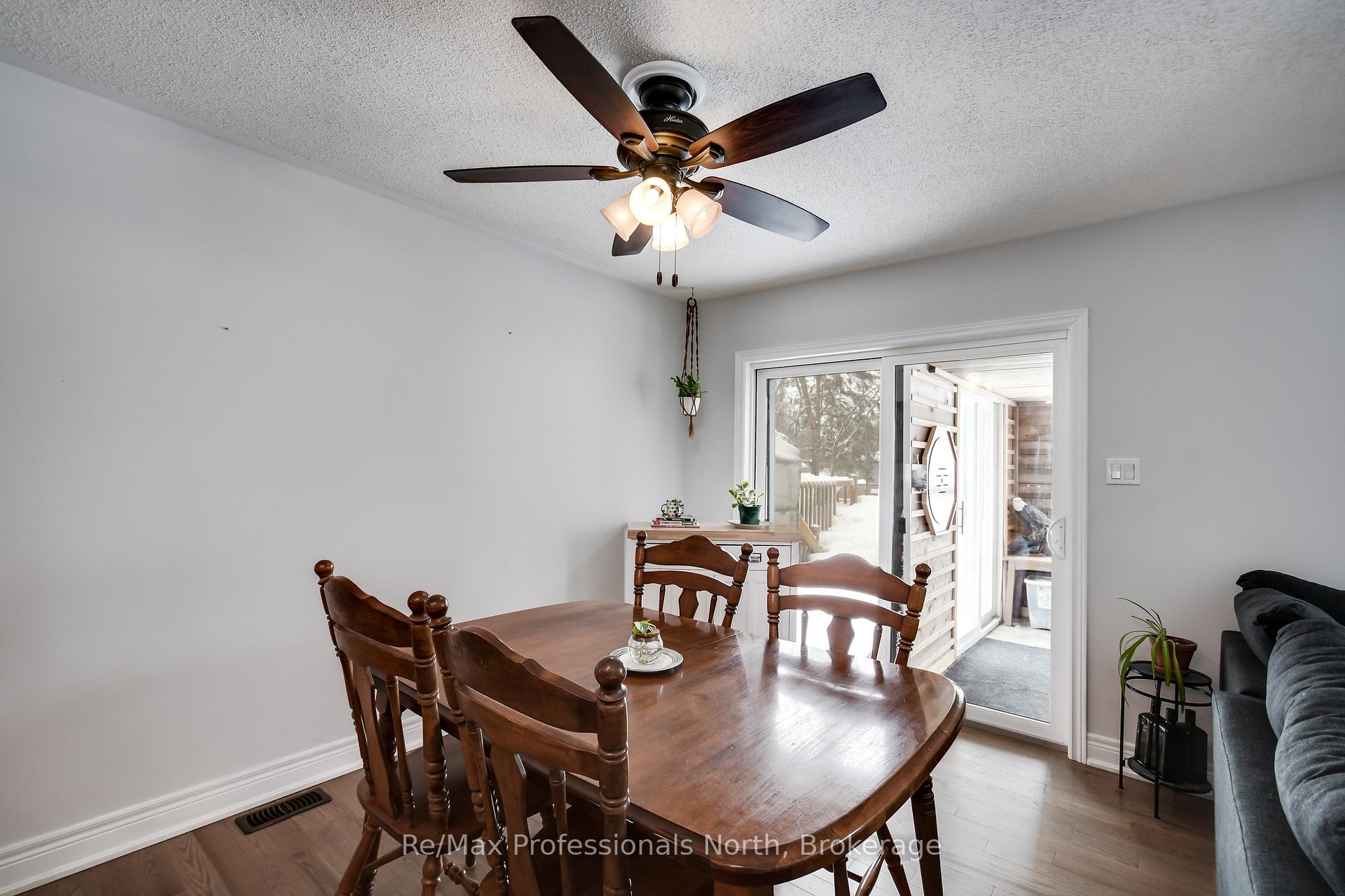 Photo 7 of 230 Pine Street, Gravenhurst, Muskoka (S) — HOMEH