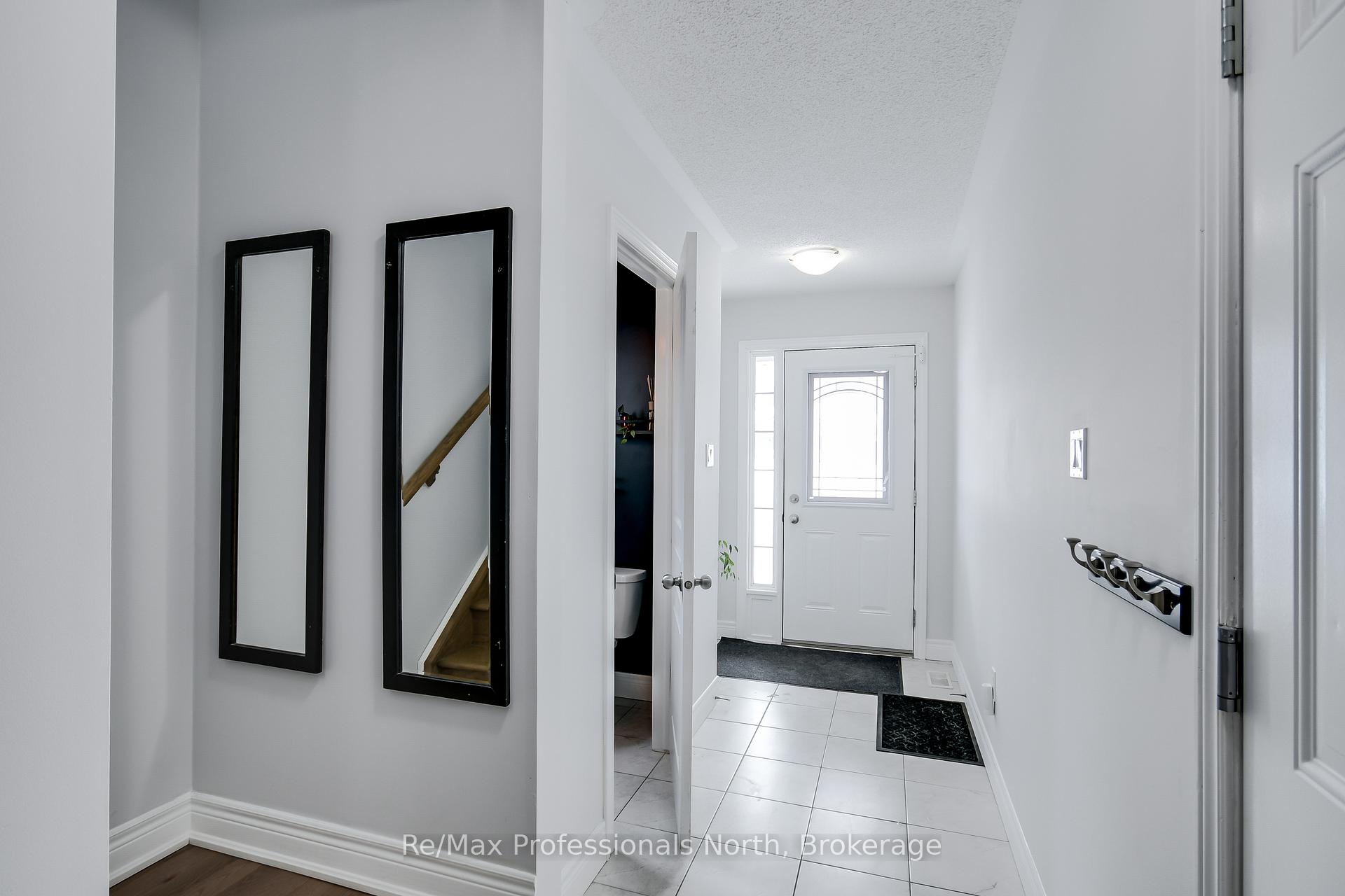 Photo 12 of 230 Pine Street, Gravenhurst, Muskoka (S) — HOMEH