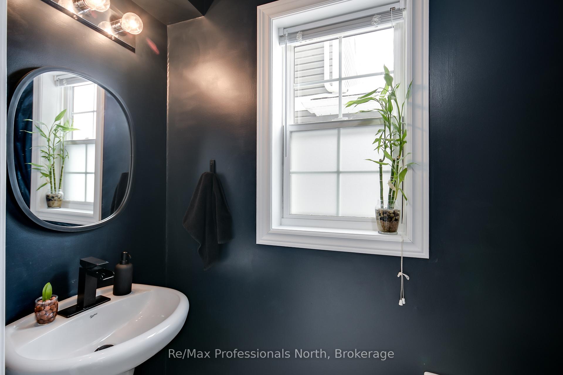 Photo 13 of 230 Pine Street, Gravenhurst, Muskoka (S) — HOMEH
