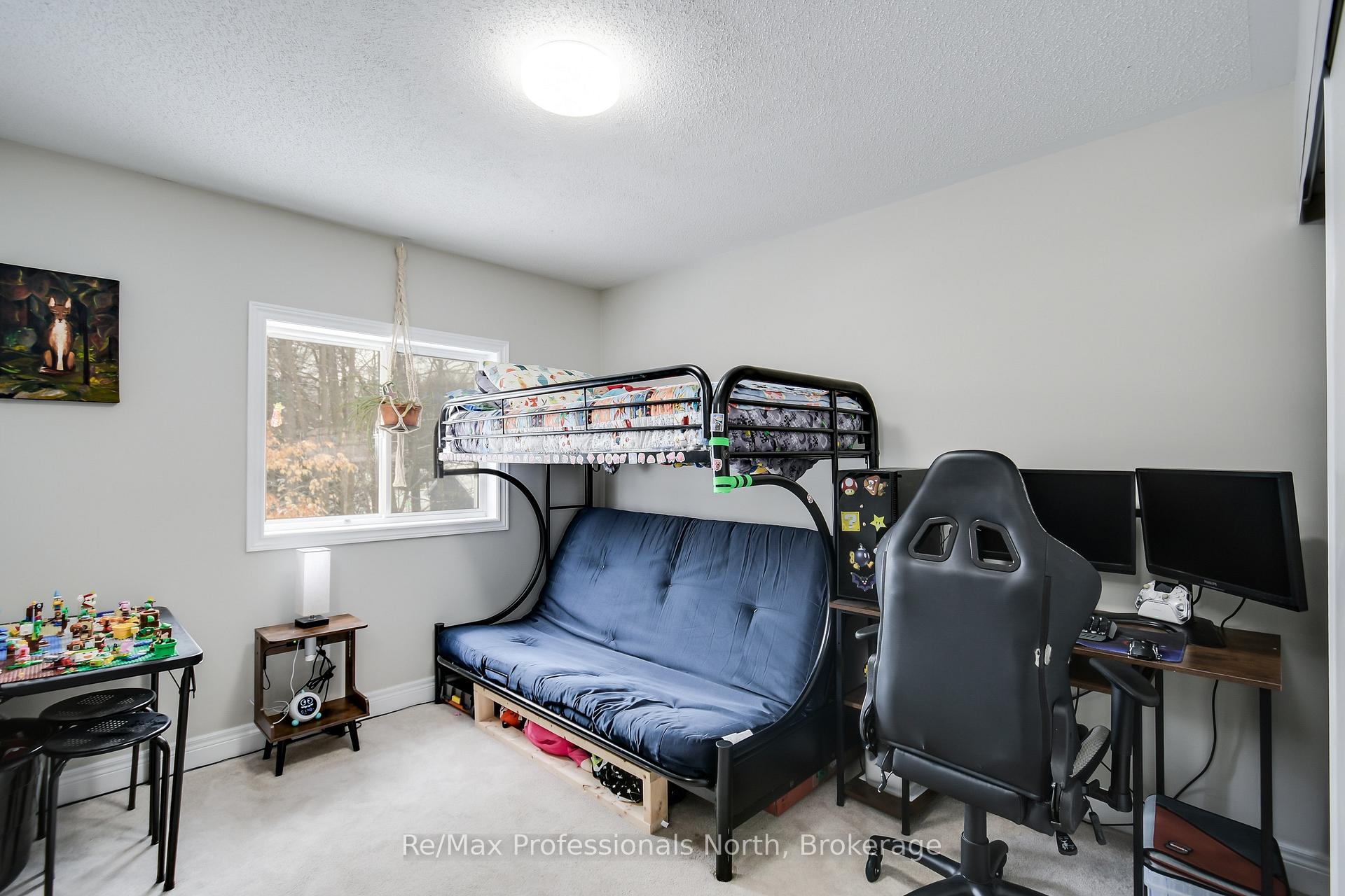 Photo 21 of 230 Pine Street, Gravenhurst, Muskoka (S) — HOMEH
