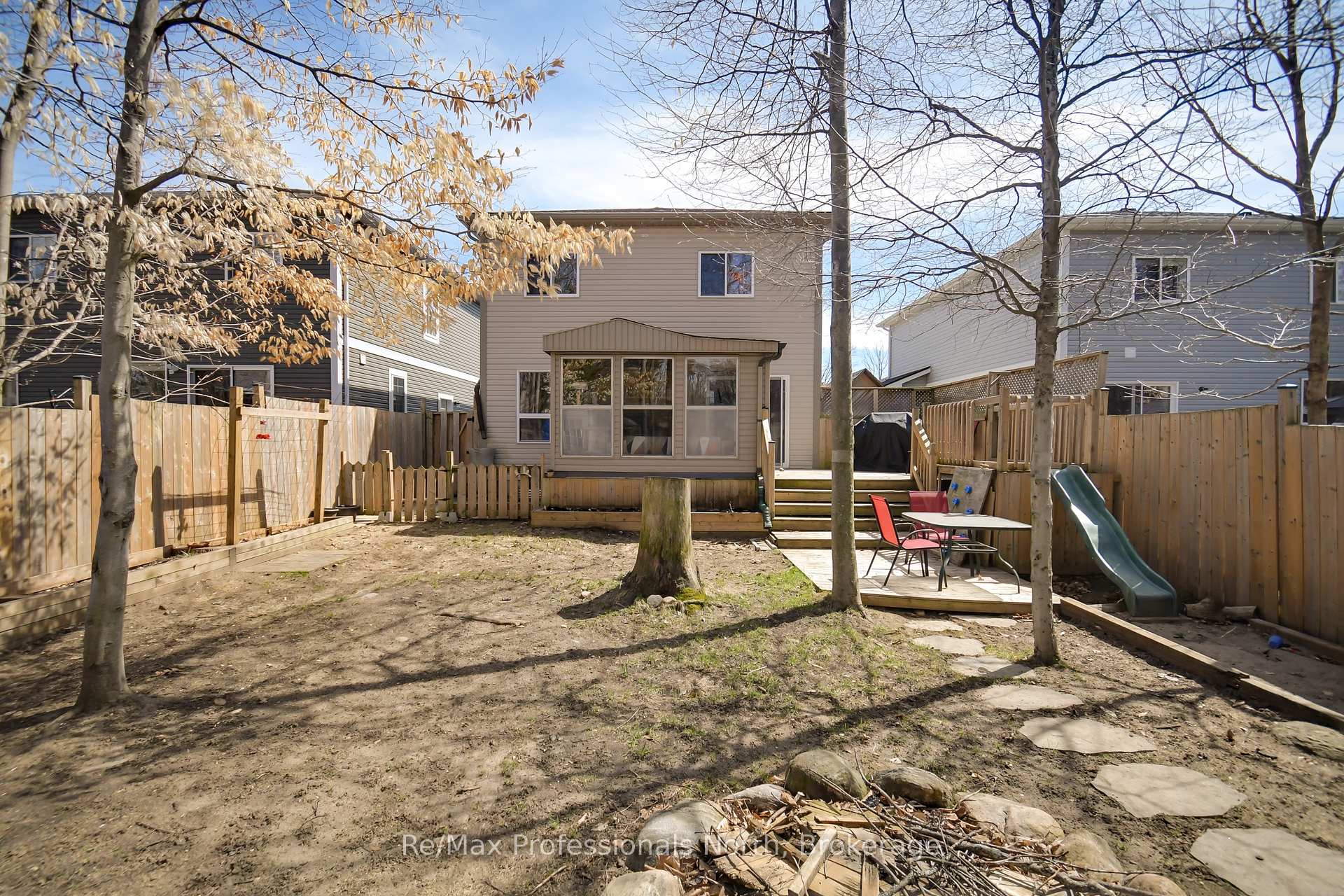Photo 27 of 230 Pine Street, Gravenhurst, Muskoka (S) — HOMEH