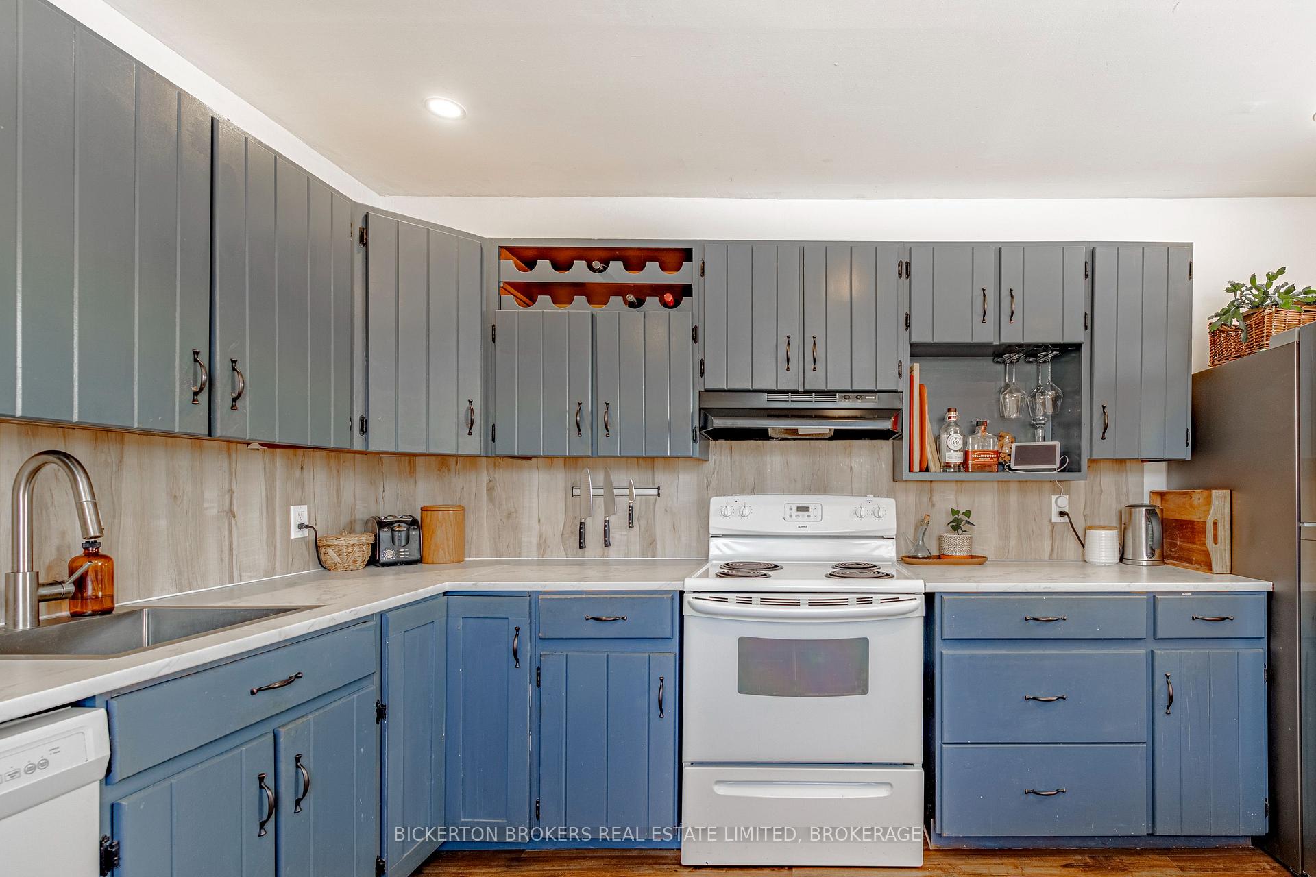 Photo 10 of 110 Birch Street N, Gananoque — HOMEH