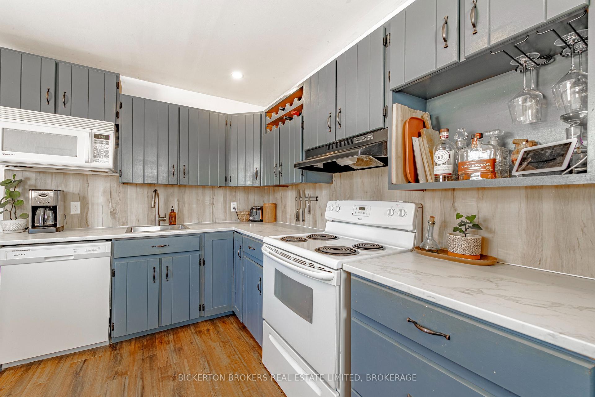Photo 11 of 110 Birch Street N, Gananoque — HOMEH