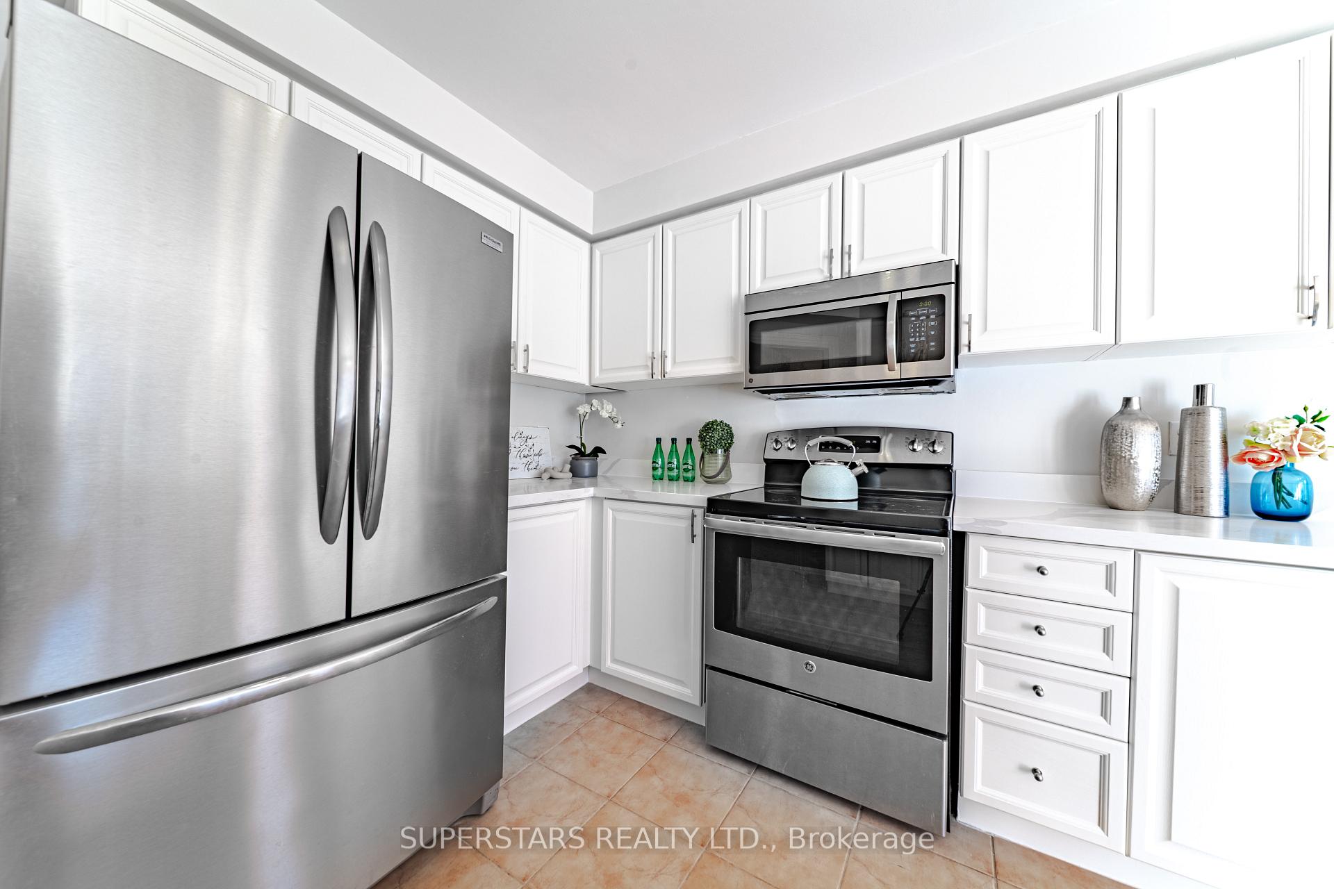 Photo 13 of 51 Kerrison Drive W, Ajax, Central — HOMEH