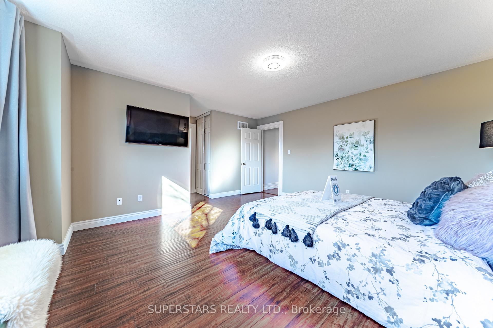 Photo 21 of 51 Kerrison Drive W, Ajax, Central — HOMEH