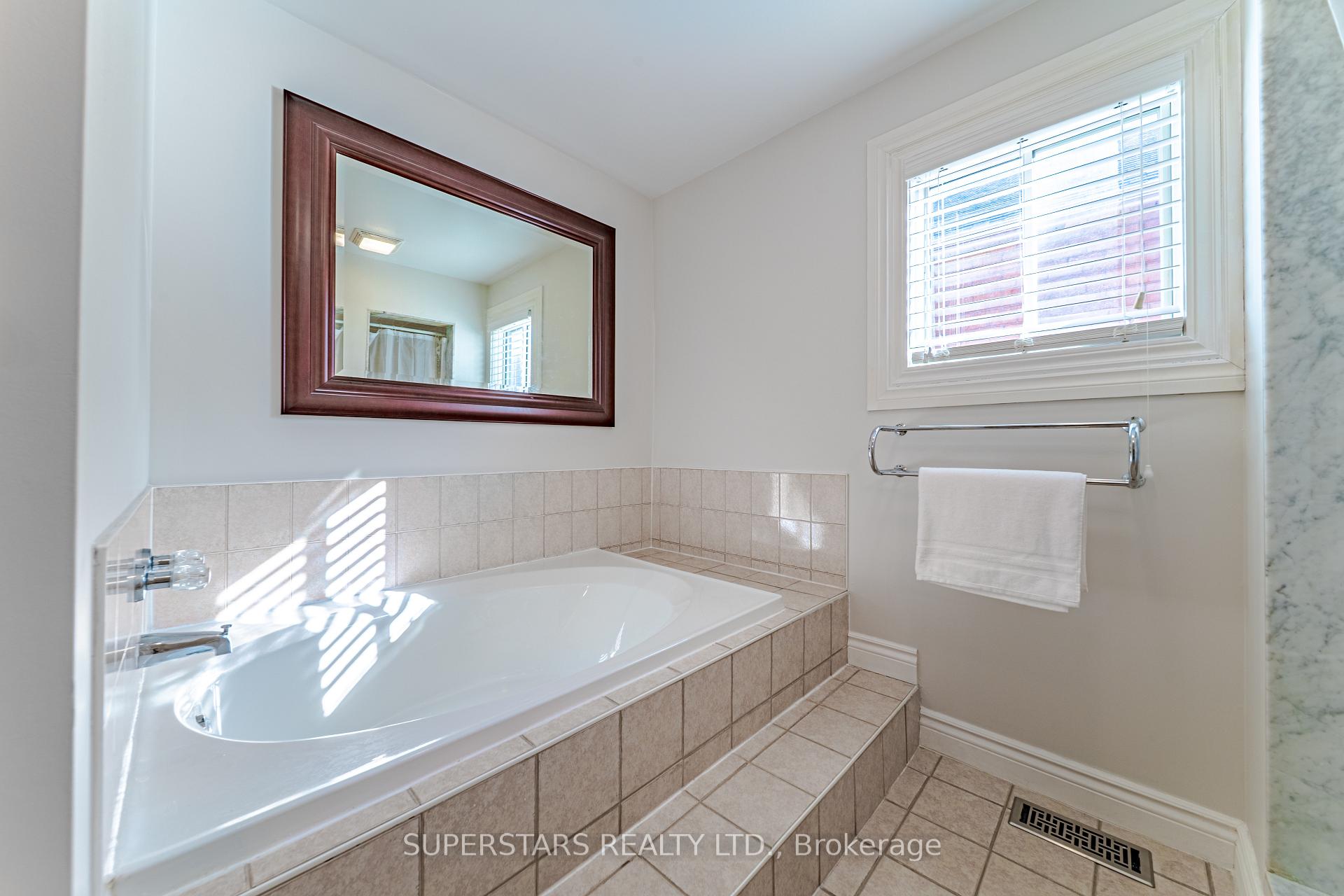 Photo 24 of 51 Kerrison Drive W, Ajax, Central — HOMEH