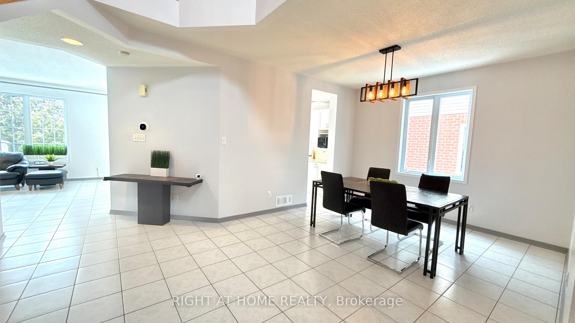 Photo 5 of 2820 Hank Rivers Drive, Ottawa, Upper Hunt Club — HOMEH