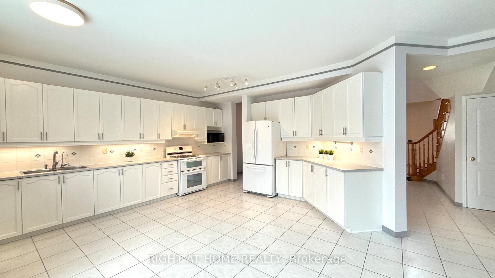 Photo 14 of 2820 Hank Rivers Drive, Ottawa, Upper Hunt Club — HOMEH