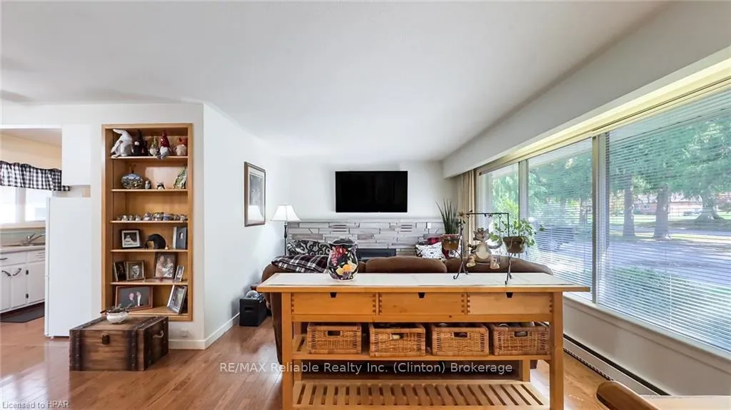 Photo 3 of 140 Raglan Street, Central Huron, Clinton — HOMEH