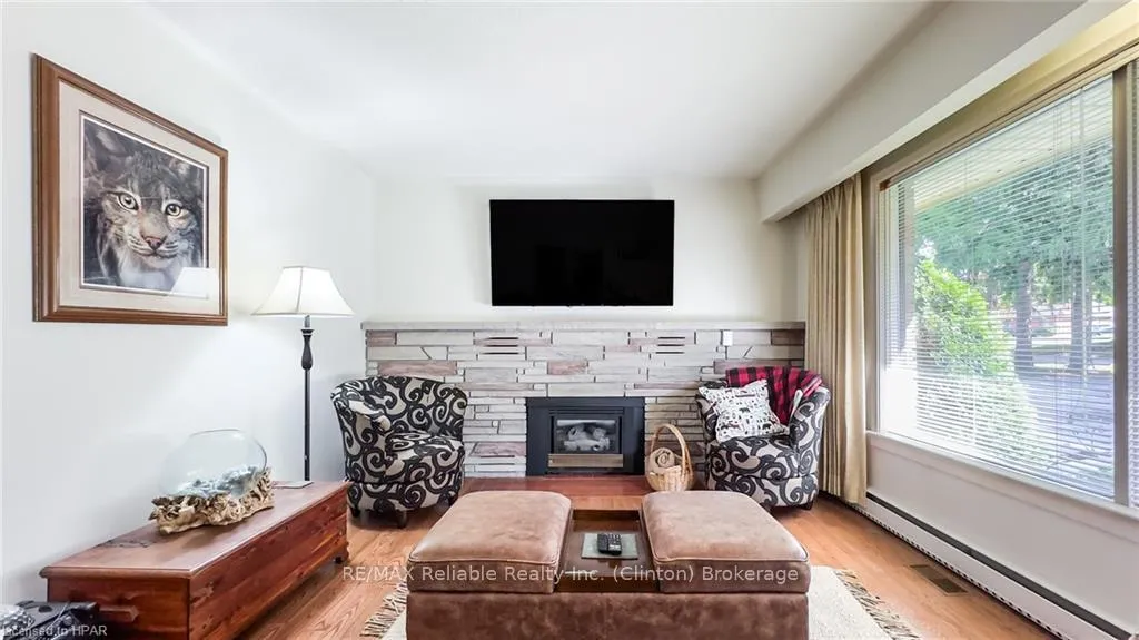 Photo 4 of 140 Raglan Street, Central Huron, Clinton — HOMEH