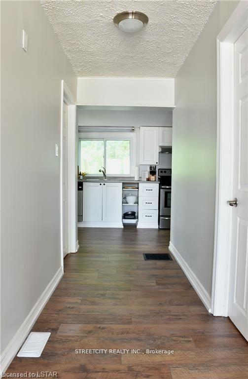 Photo 10 of 417 Tower Heights Drive, Central Elgin, Rural Central Elgin — HOMEH