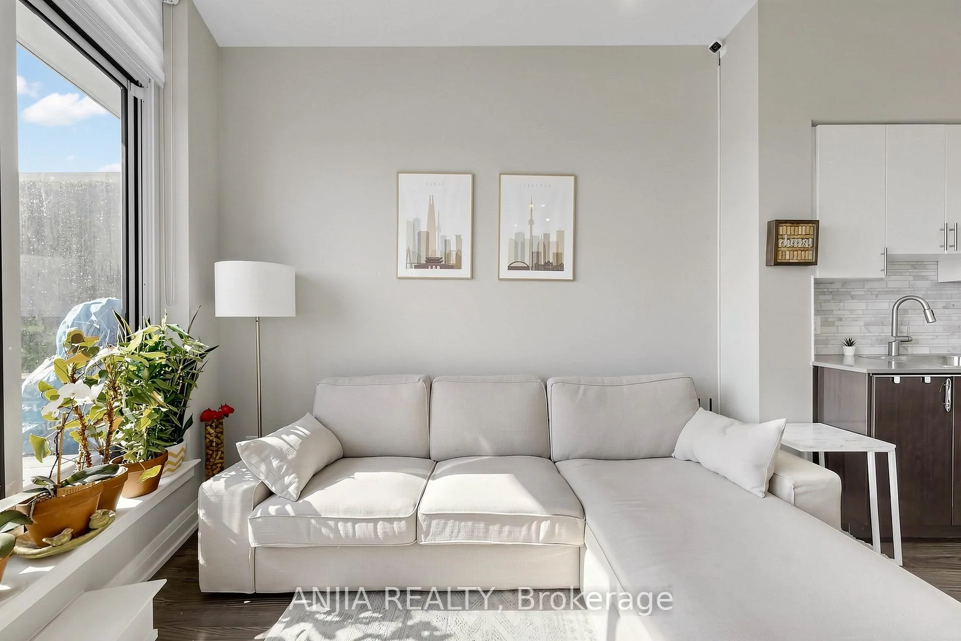 Photo 11 of Unit 331, 7161 Yonge Street, Markham, Thornhill — HOMEH