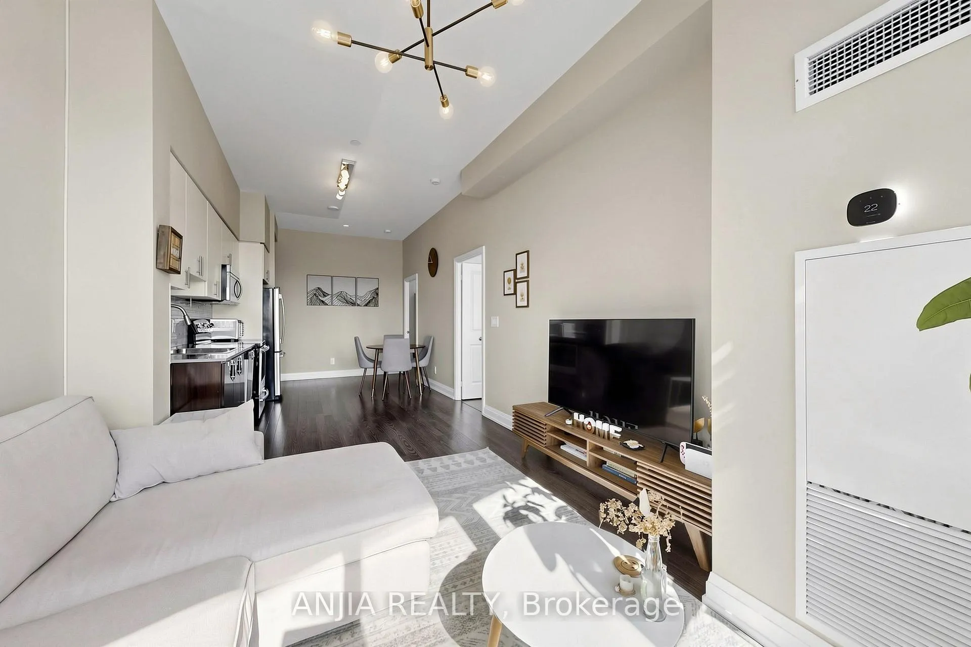 Photo 13 of Unit 331, 7161 Yonge Street, Markham, Thornhill — HOMEH