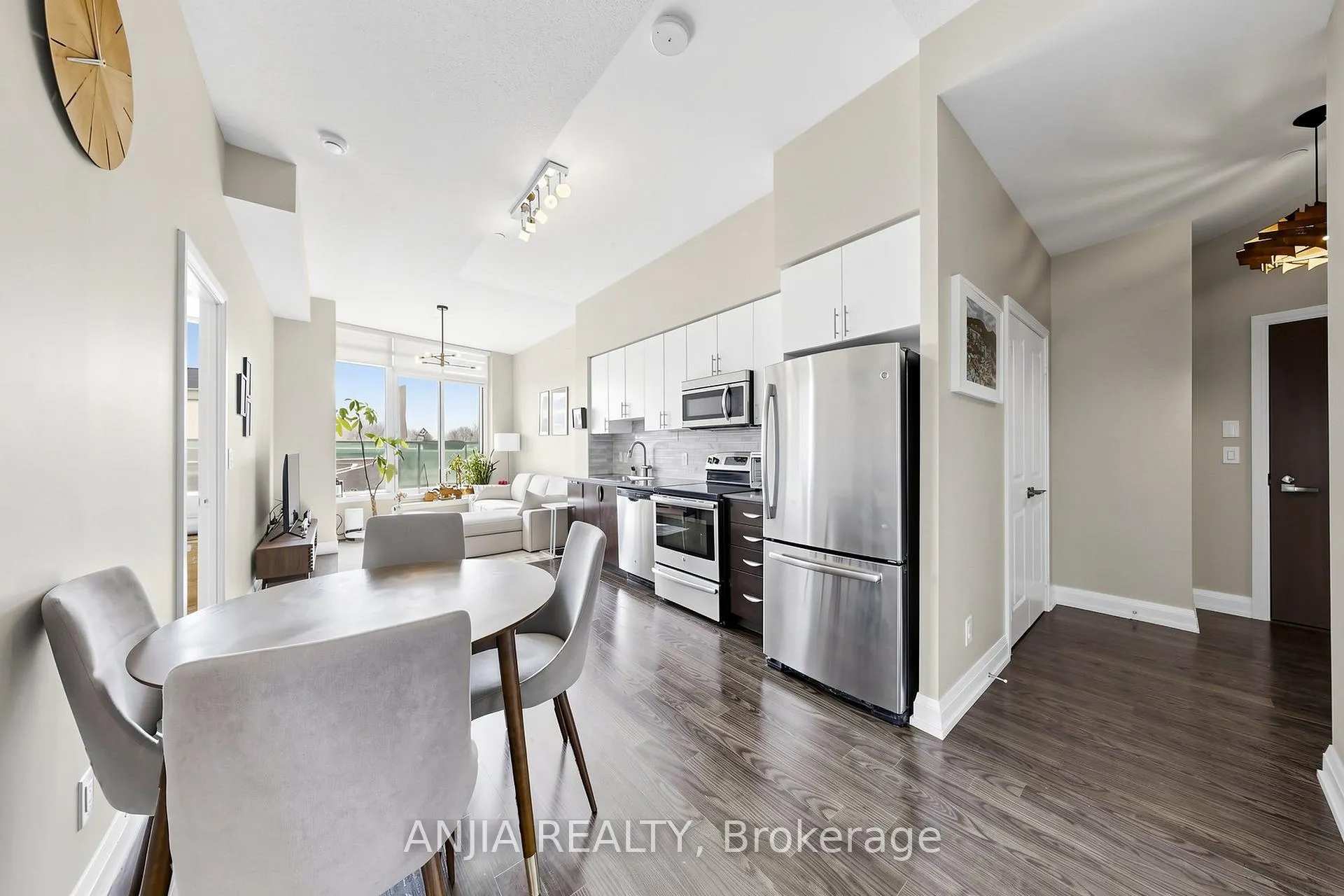Photo 15 of Unit 331, 7161 Yonge Street, Markham, Thornhill — HOMEH