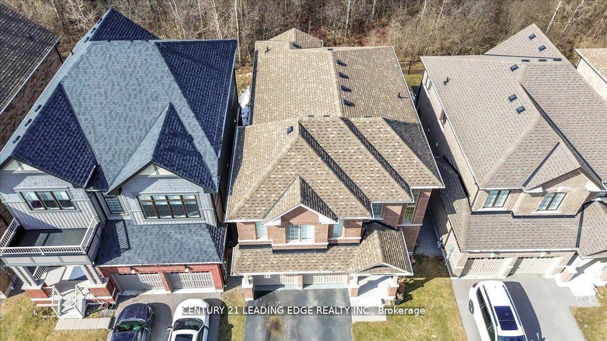 Photo 4 of 47 Crombie Street, Clarington, Bowmanville — HOMEH