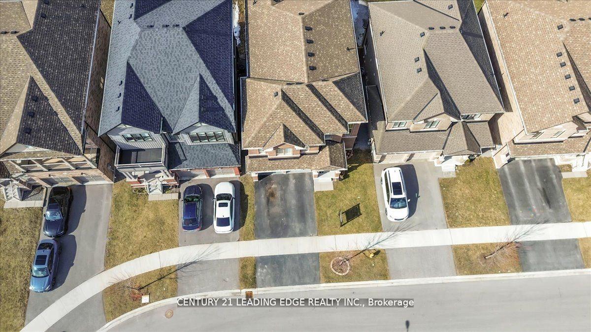 Photo 7 of 47 Crombie Street, Clarington, Bowmanville — HOMEH