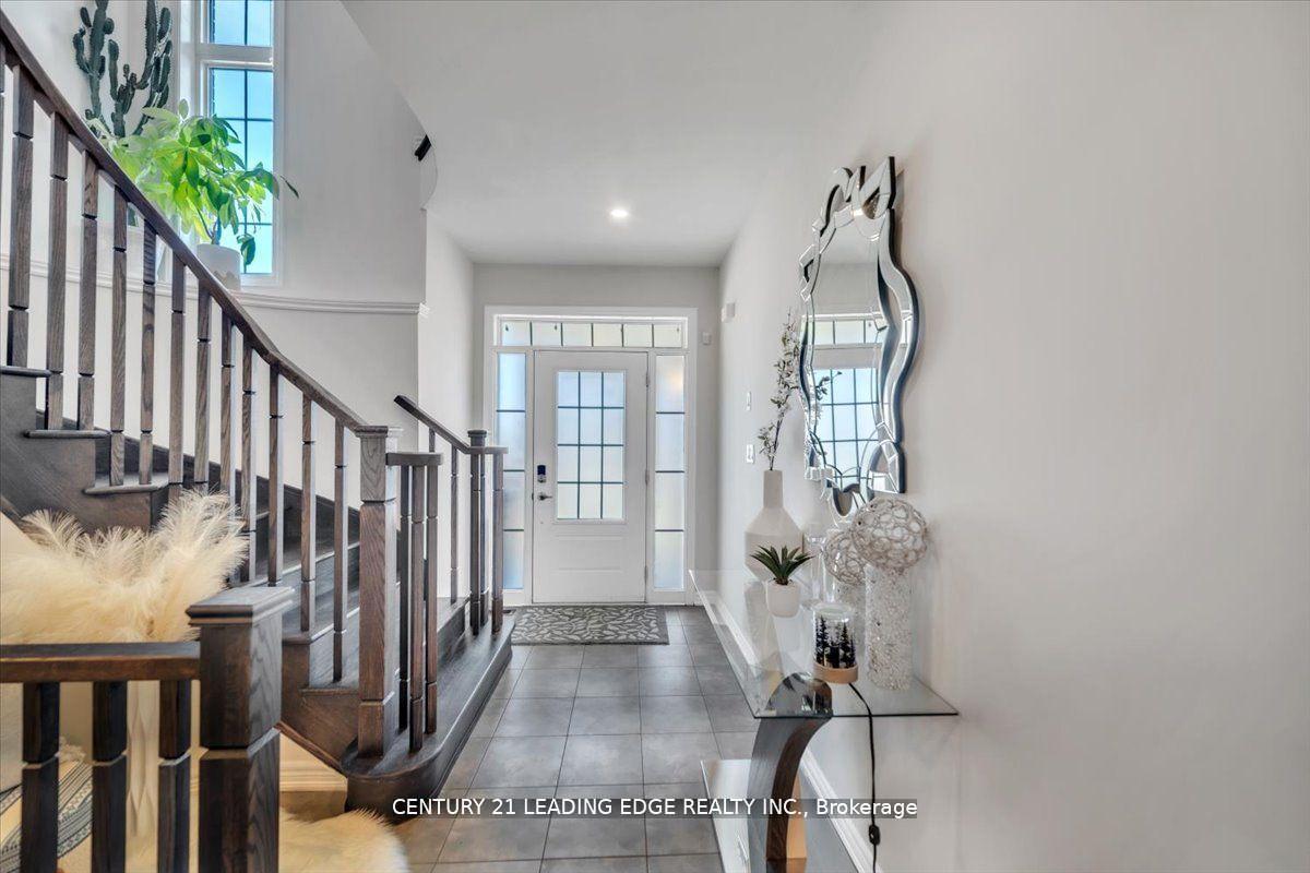 Photo 9 of 47 Crombie Street, Clarington, Bowmanville — HOMEH