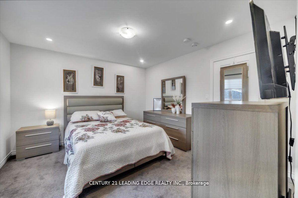 Photo 35 of 47 Crombie Street, Clarington, Bowmanville — HOMEH