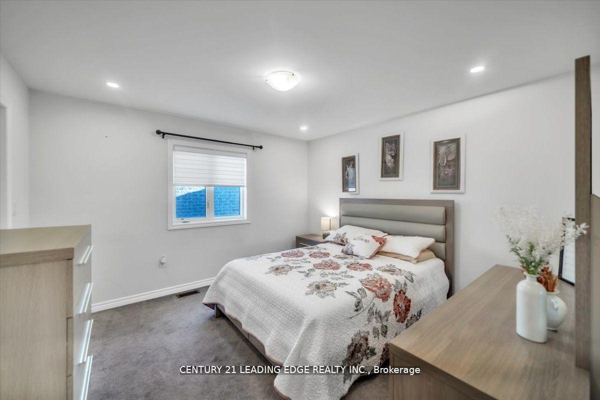 Photo 36 of 47 Crombie Street, Clarington, Bowmanville — HOMEH