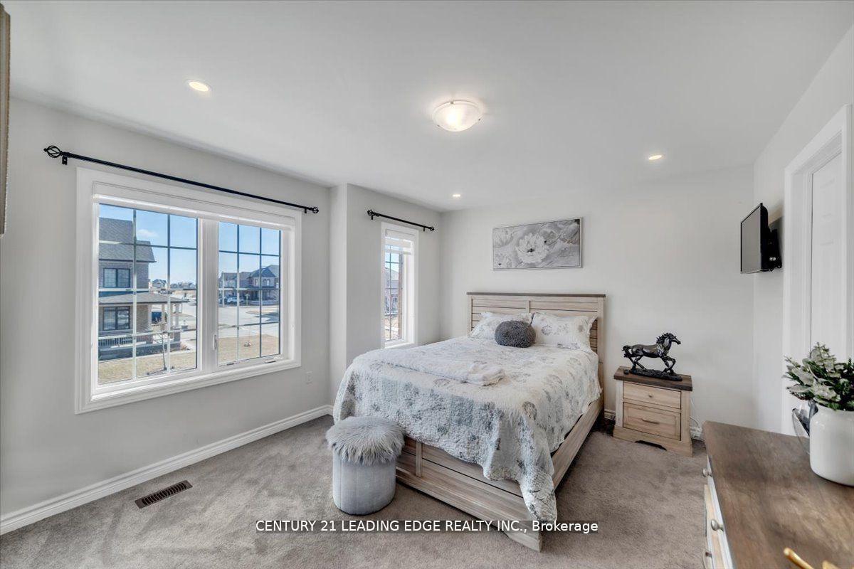 Photo 37 of 47 Crombie Street, Clarington, Bowmanville — HOMEH