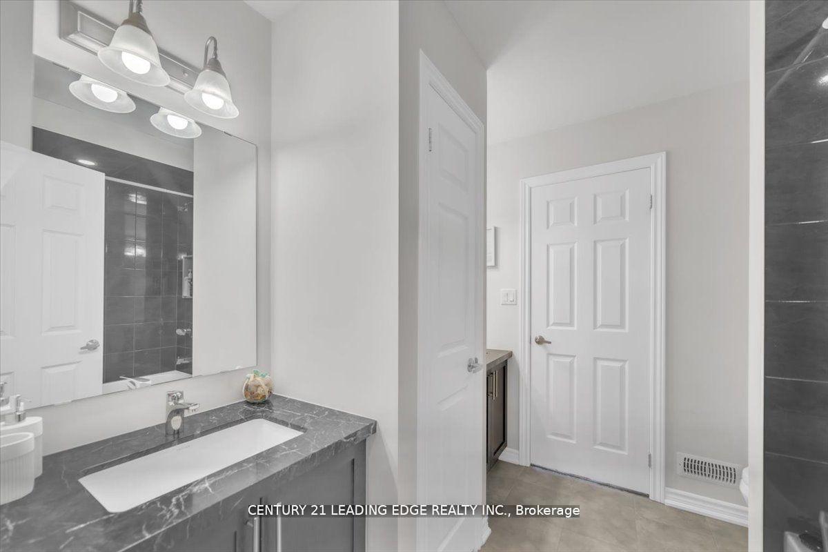 Photo 41 of 47 Crombie Street, Clarington, Bowmanville — HOMEH