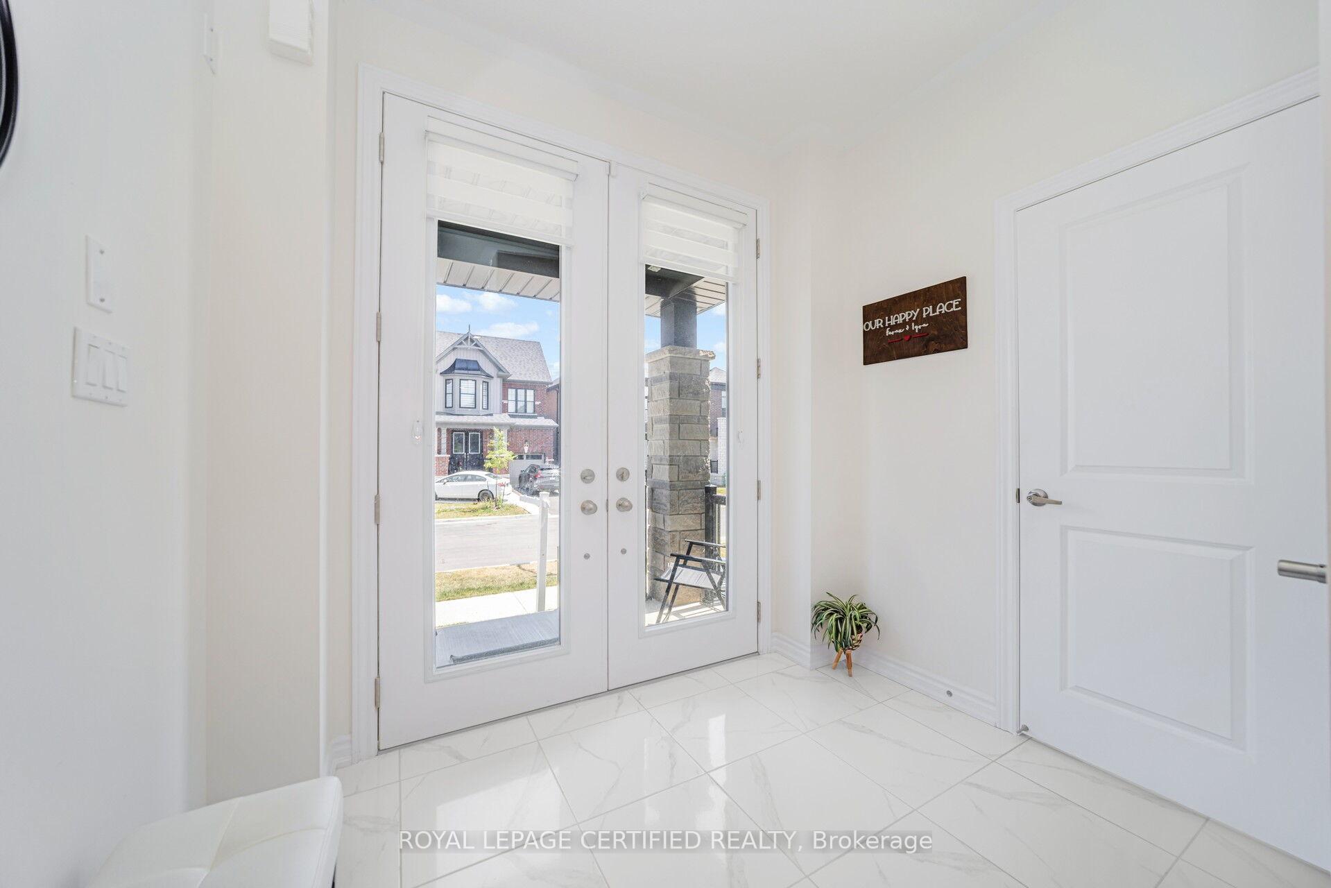 Photo 4 of 30 Del Grappa Street, Caledon, Rural Caledon — HOMEH