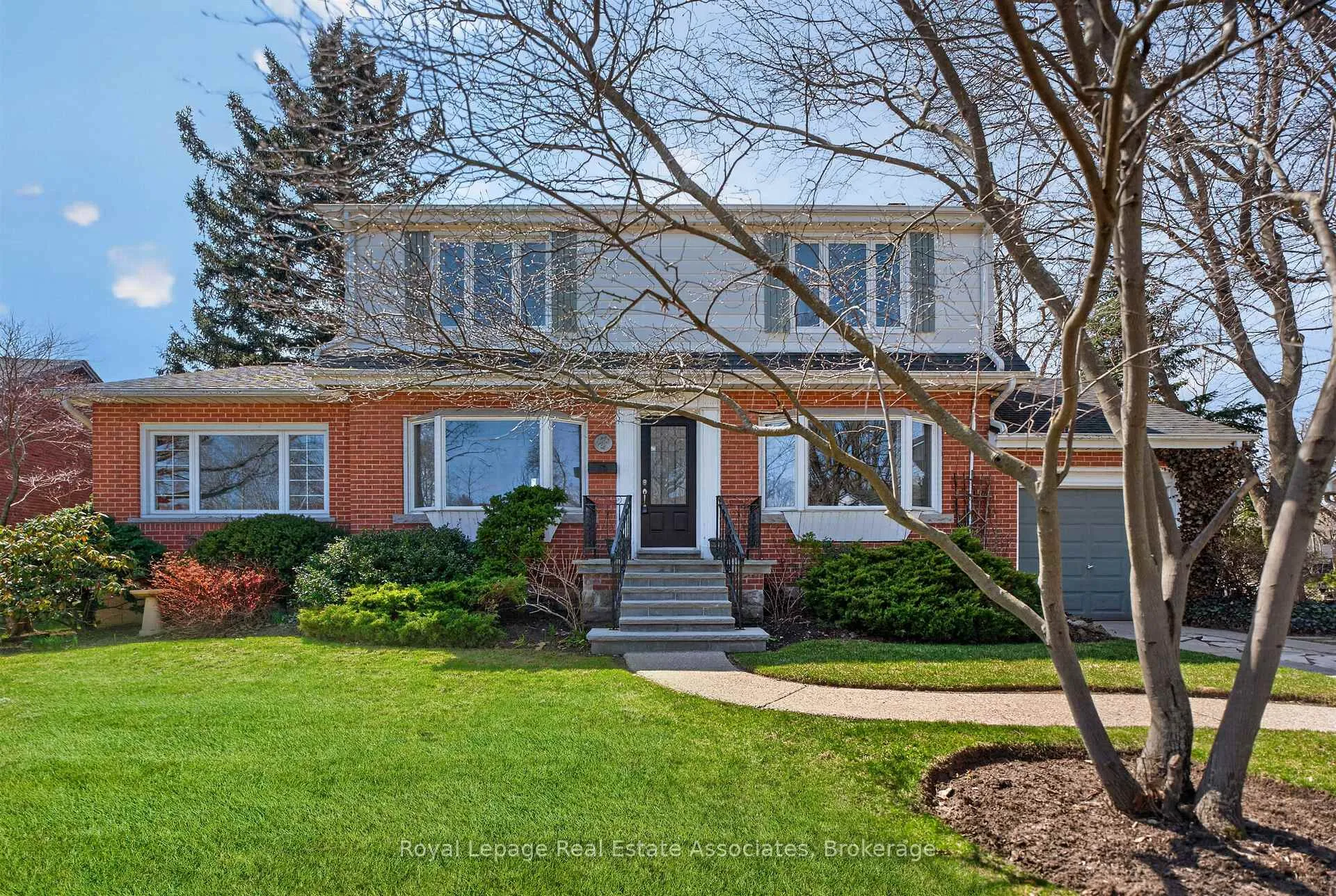 Photo 1 of 2079 Deyncourt Drive, Burlington, Brant — HOMEH