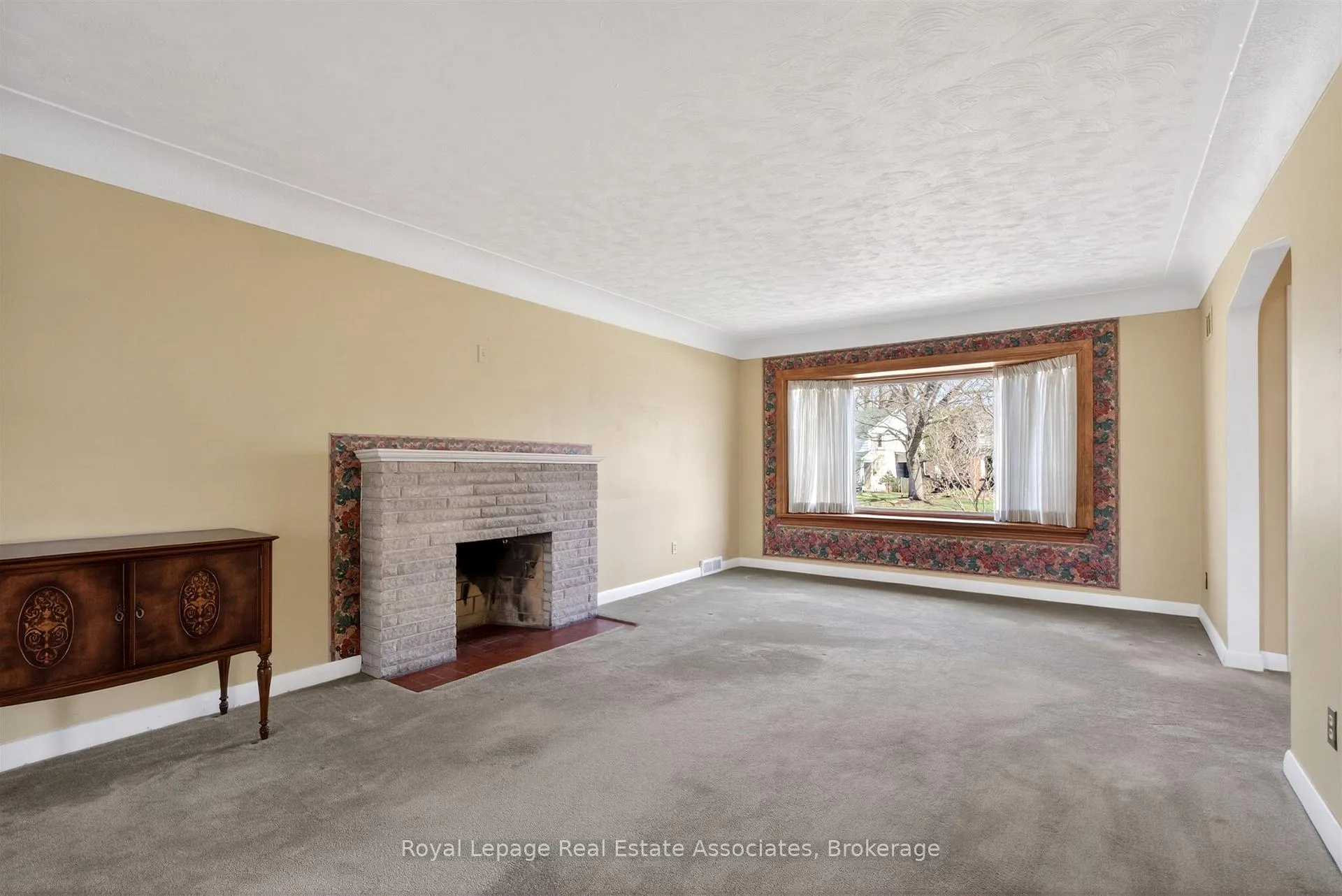 Photo 7 of 2079 Deyncourt Drive, Burlington, Brant — HOMEH
