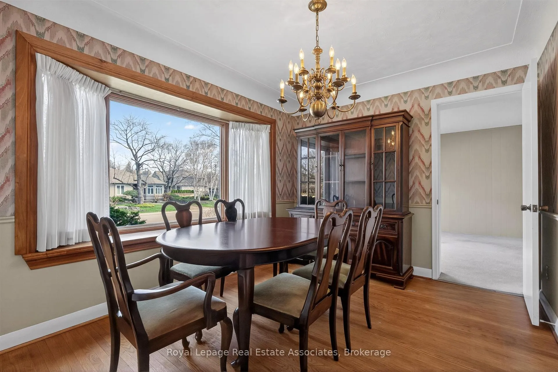 Photo 9 of 2079 Deyncourt Drive, Burlington, Brant — HOMEH