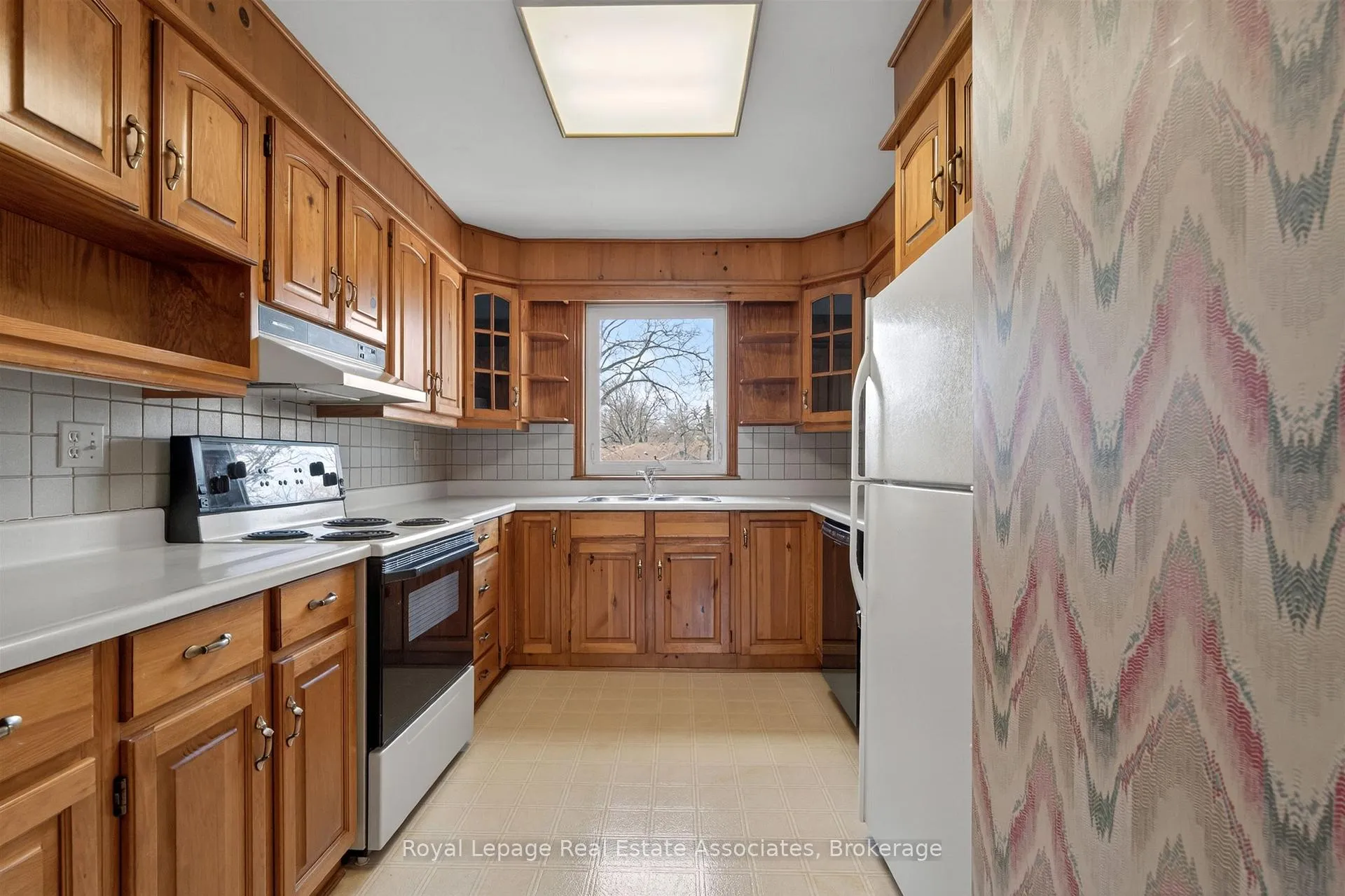 Photo 11 of 2079 Deyncourt Drive, Burlington, Brant — HOMEH