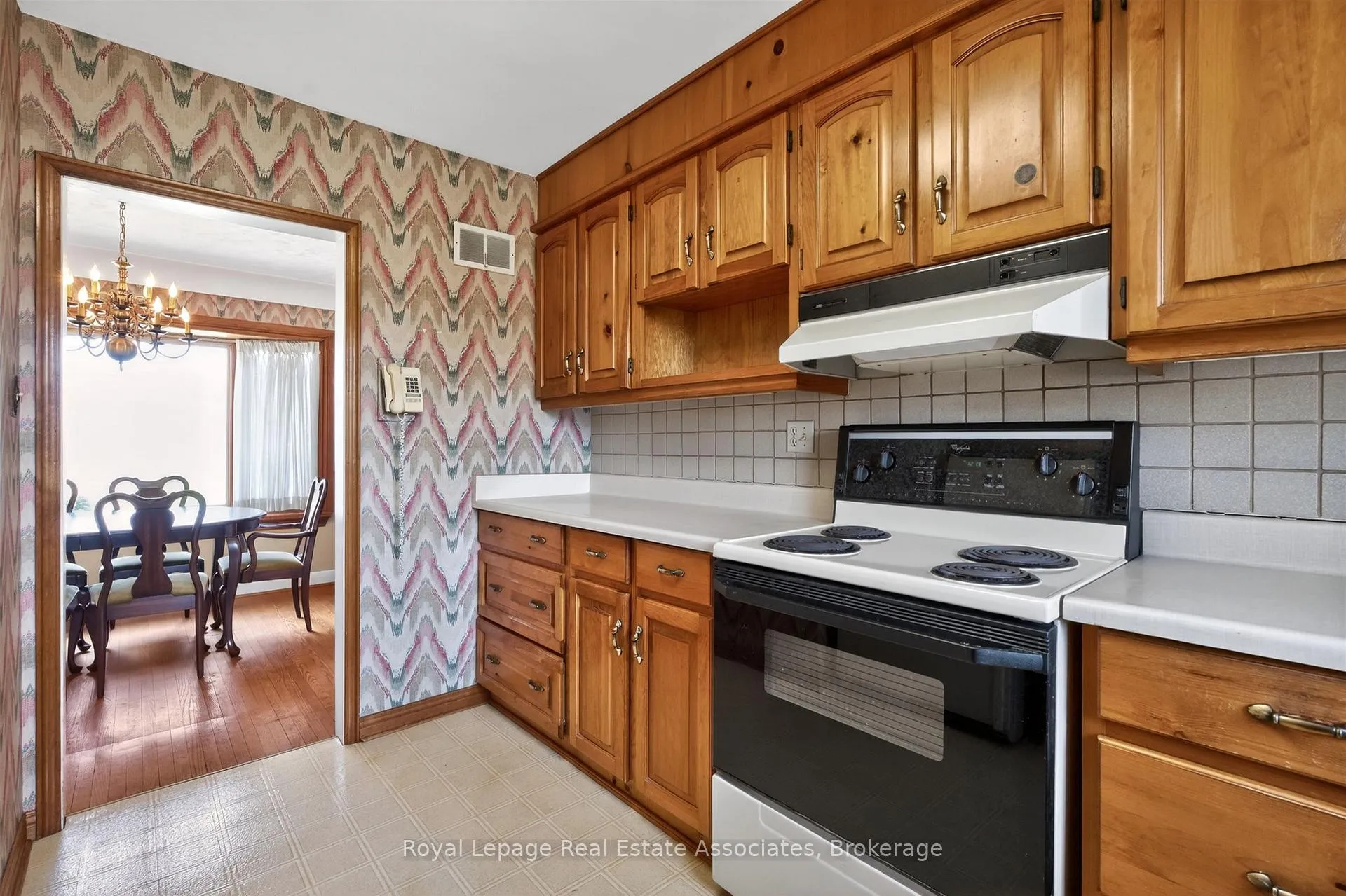 Photo 13 of 2079 Deyncourt Drive, Burlington, Brant — HOMEH