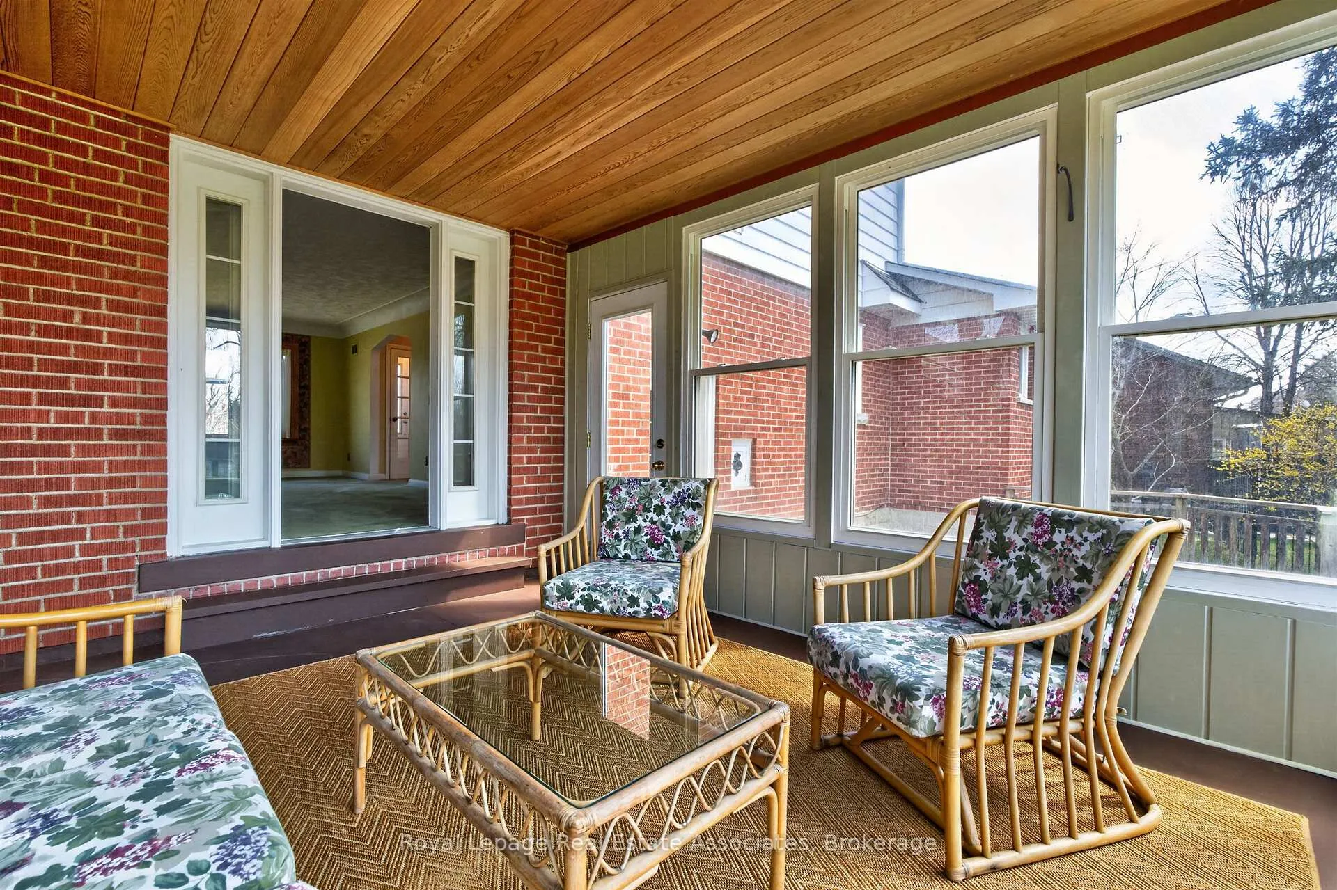 Photo 17 of 2079 Deyncourt Drive, Burlington, Brant — HOMEH