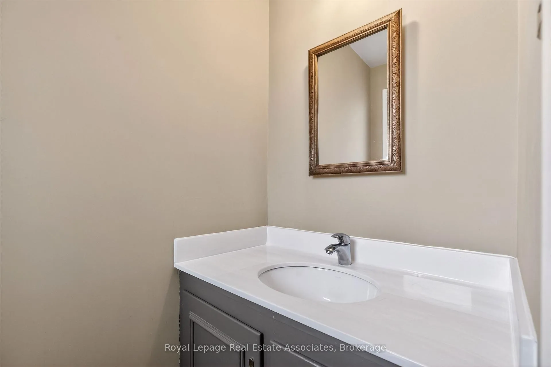 Photo 18 of 2079 Deyncourt Drive, Burlington, Brant — HOMEH
