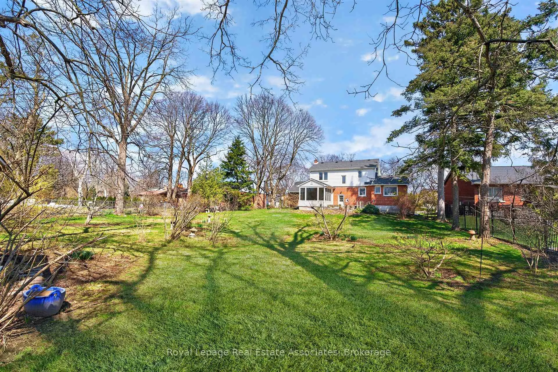Photo 32 of 2079 Deyncourt Drive, Burlington, Brant — HOMEH