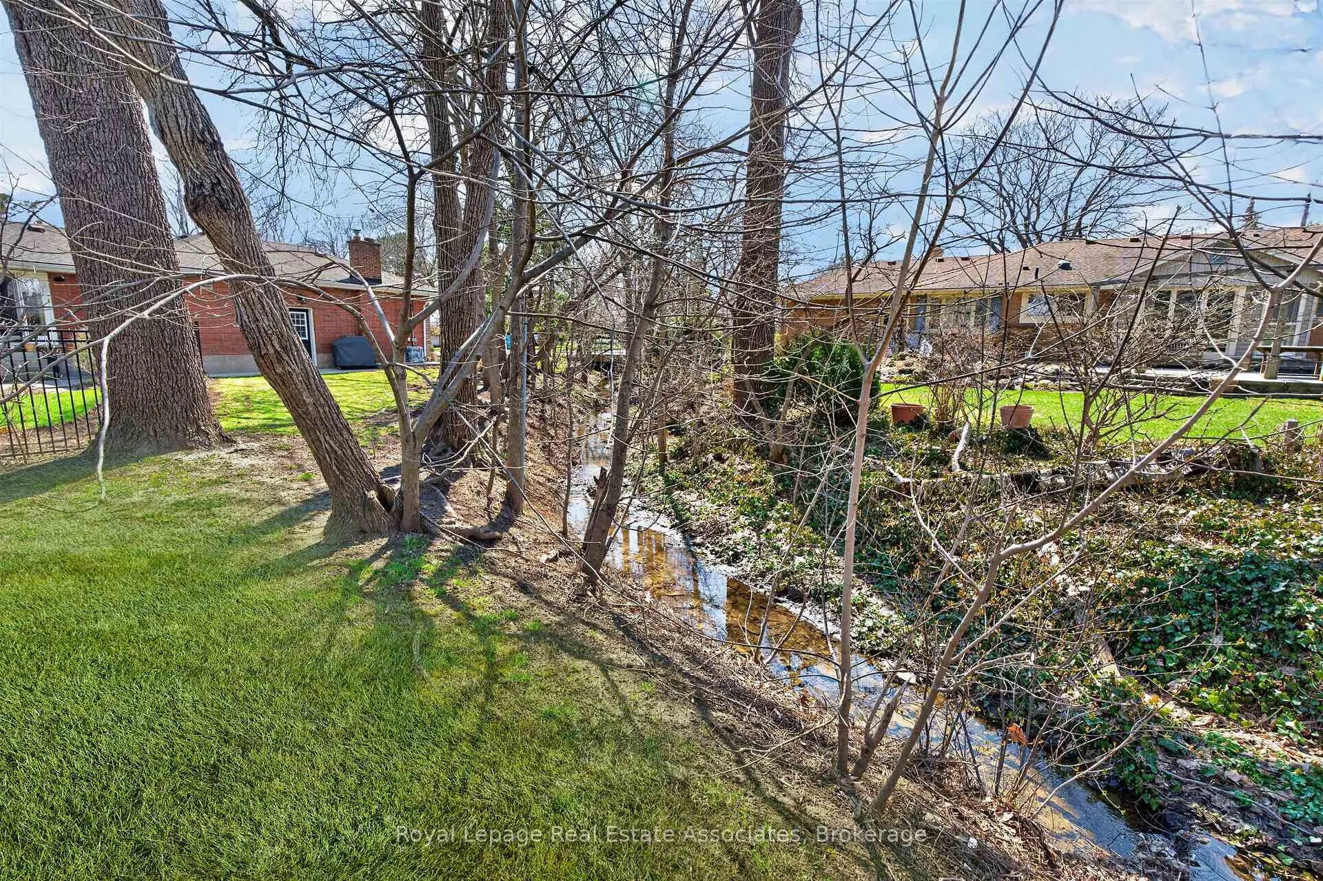 Photo 33 of 2079 Deyncourt Drive, Burlington, Brant — HOMEH
